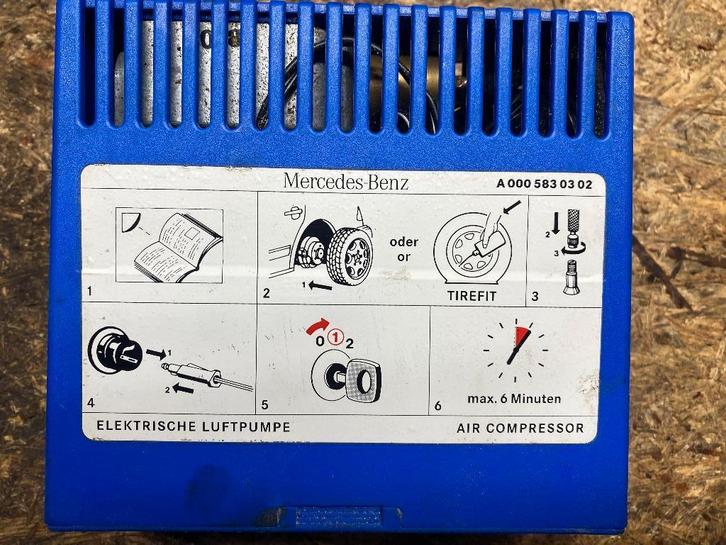 Mercedes SLK luchtpomp voor oa de banden, Auto diversen, Overige Auto diversen, Ophalen of Verzenden