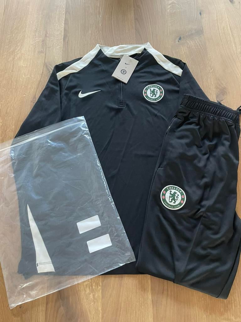 Chelsea fc trainingspak maat M, Zwart, Zo goed als nieuw, Voetbal, Verzenden