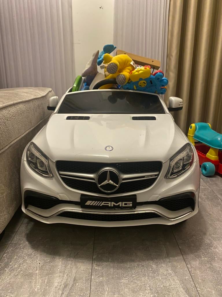 Amg speelgoed auto met oplader (zonder afstands bediening), Ophalen of Verzenden, Zo goed als nieuw