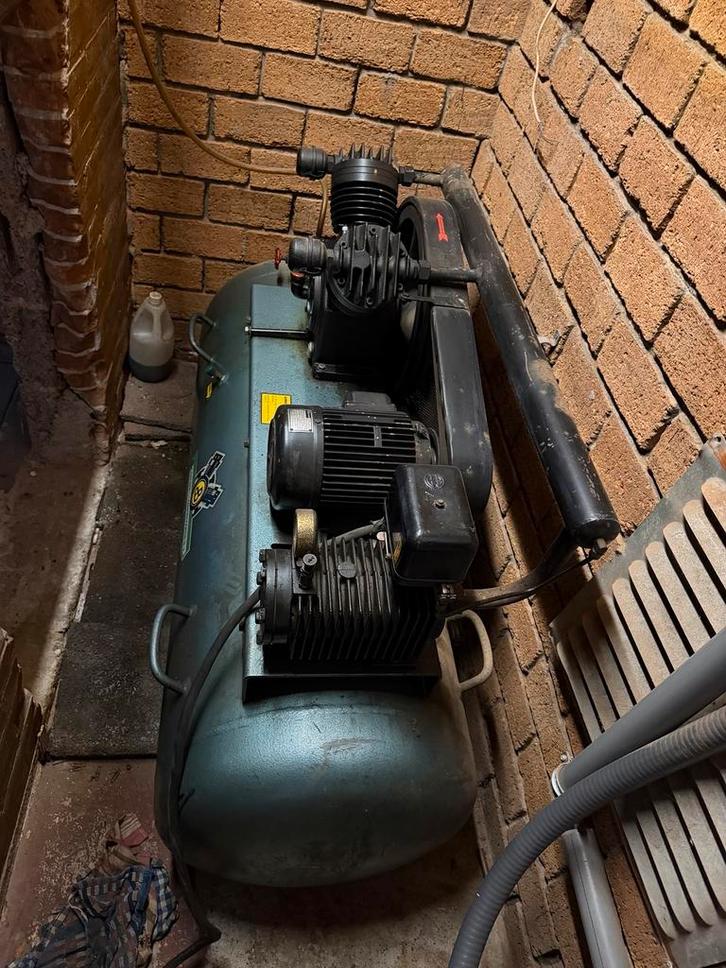 De Backer compressor type B.500/310, Doe-het-zelf en Verbouw, Compressors, Gebruikt, 100 liter of meer, 400 tot 800 liter/min