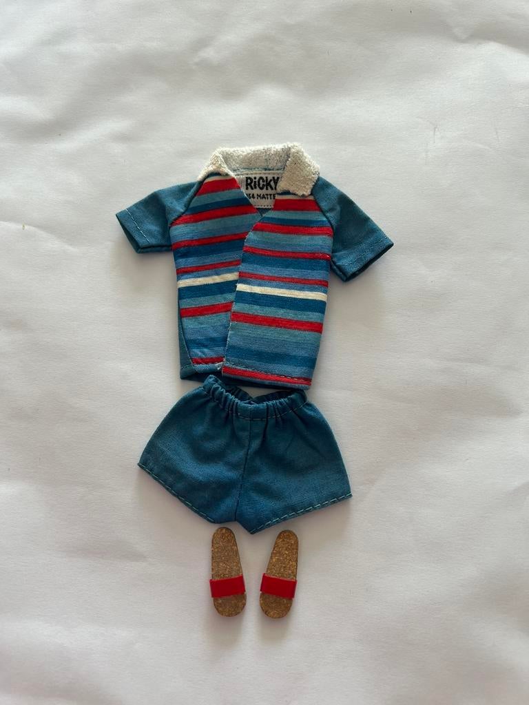 Barbie Ricky zwemkleding met kurkslippers 1965., Verzamelen, Poppen, Ophalen of Verzenden, Gebruikt, Kleertjes