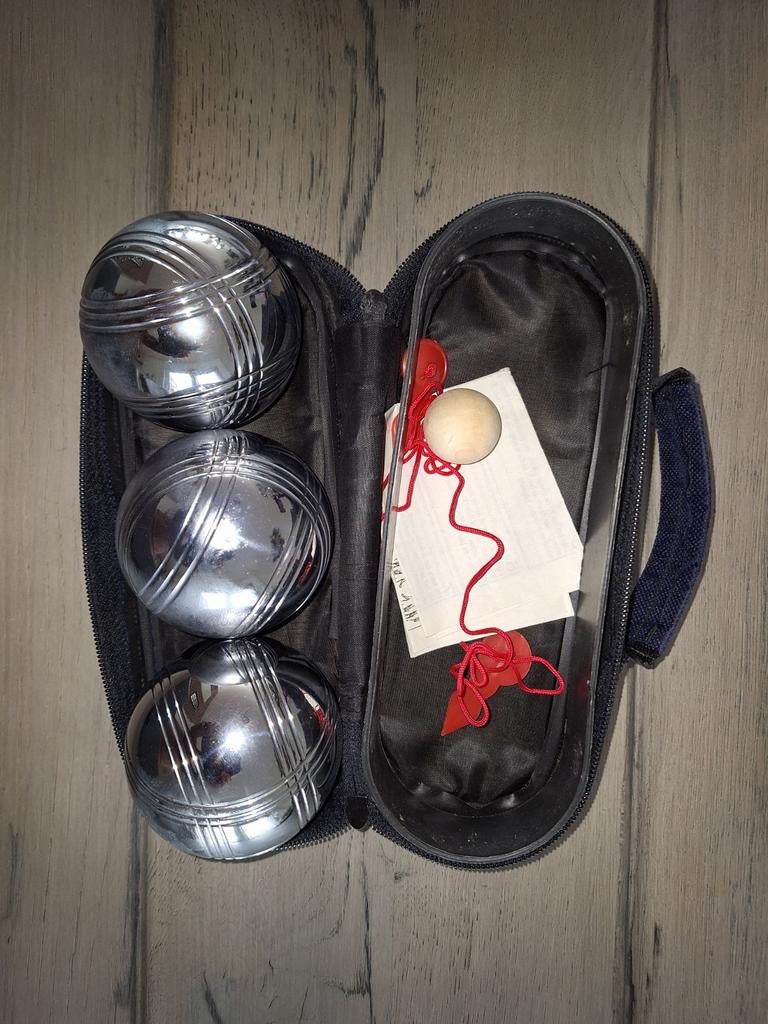 Jeu de boules set, Ophalen