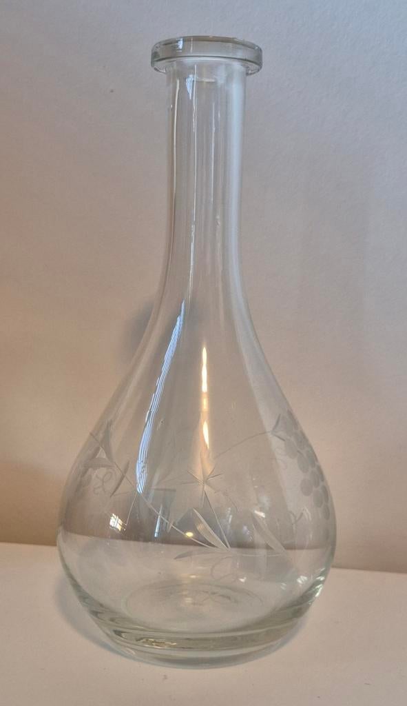 Vintage wijnkaraf met druiven ets, Antiek en Kunst, Antiek | Glas en Kristal, Ophalen of Verzenden