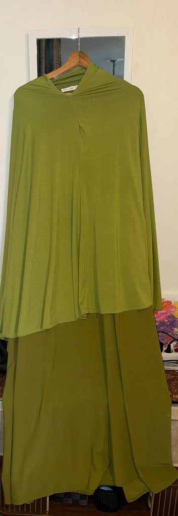 Groene abaya + bijpassende khimaar, Kleding | Dames, Maat 46/48 (XL) of groter, Ophalen of Verzenden, Zo goed als nieuw, Onder de knie