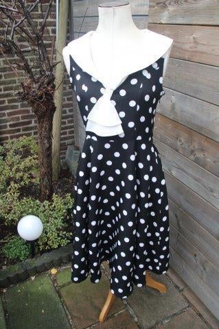 Jurk Banned zwart/ gebroken wit mt S retro Vaste prijs OPRU, Zwart, Ophalen of Verzenden, Maat 36 (S), Boven de knie