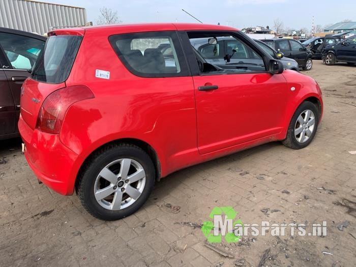 Portier 2Deurs rechts van een Suzuki Swift (ZCF), Auto-onderdelen, Gebruikt, -, Deur, -