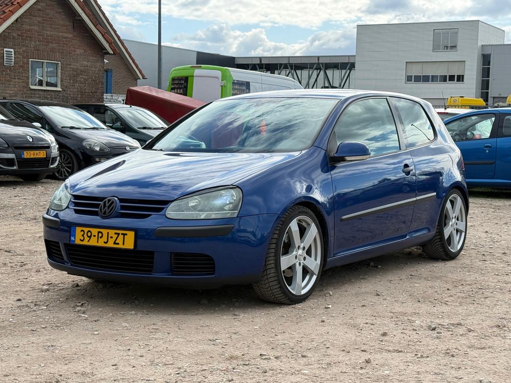 Volkswagen Golf 1.6 FSI Comfortline/ VELGEN / NAVI, Voorwielaandrijving, 15 km/l, Gebruikt, Blauw