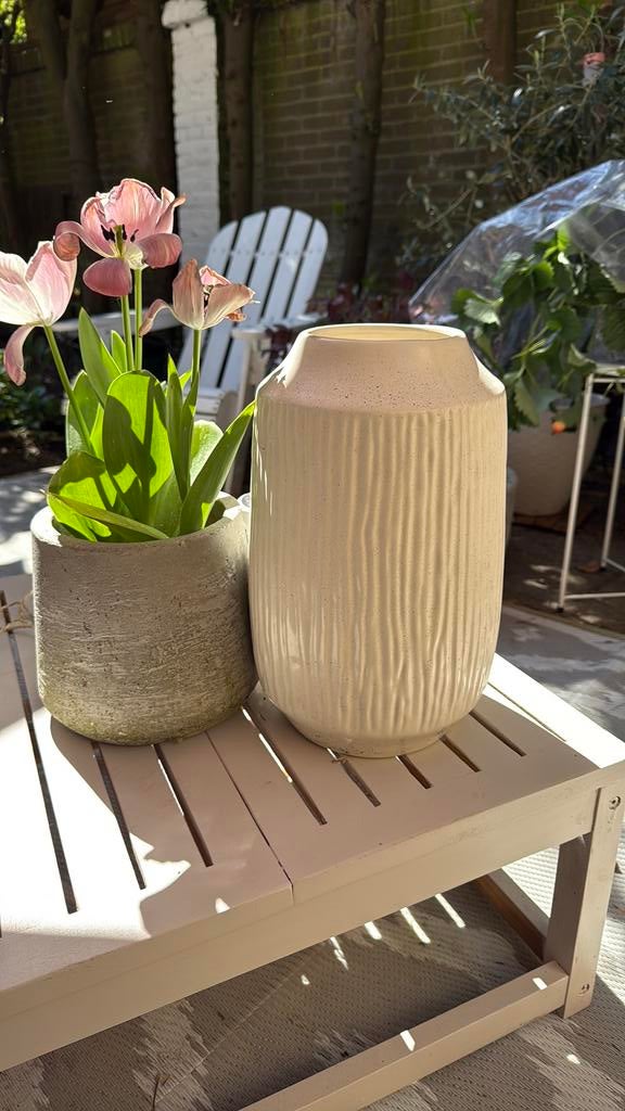 ecru vaas groot, Rond, Ophalen of Verzenden, Zo goed als nieuw, Minder dan 25 cm