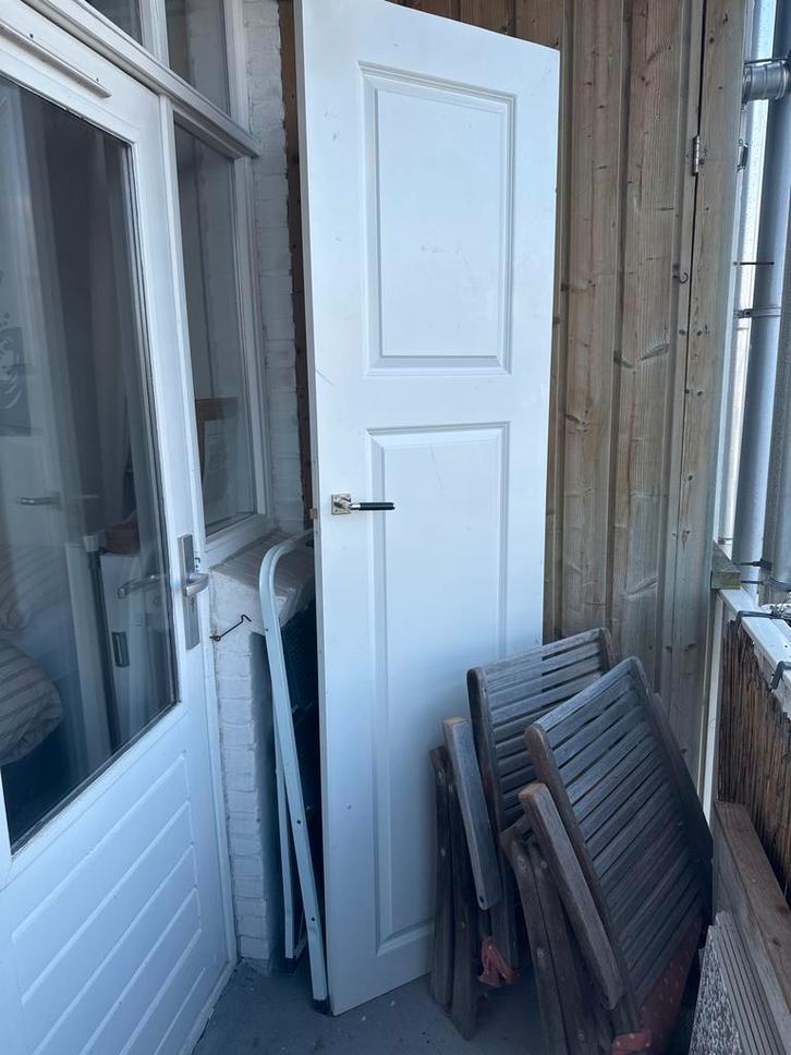 Smalle binnendeur met deurbeslag - 225,5x63cm, Doe-het-zelf en Verbouw, Deuren en Horren, Gebruikt, Binnendeur, 215 cm of meer