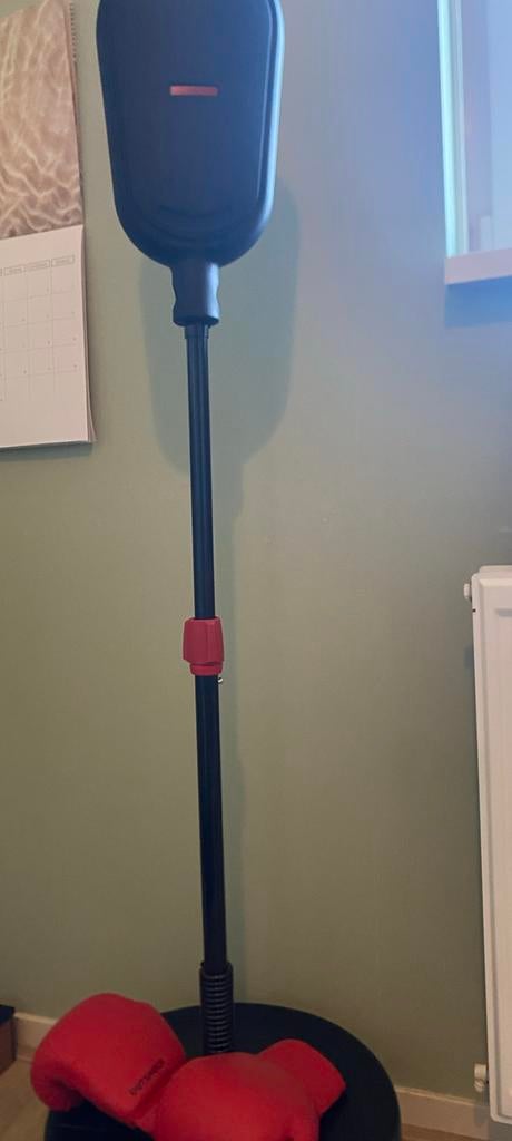 Boksbal met standaard en bokshandschoenen Outshock, Ophalen, Gebruikt, Boksbal