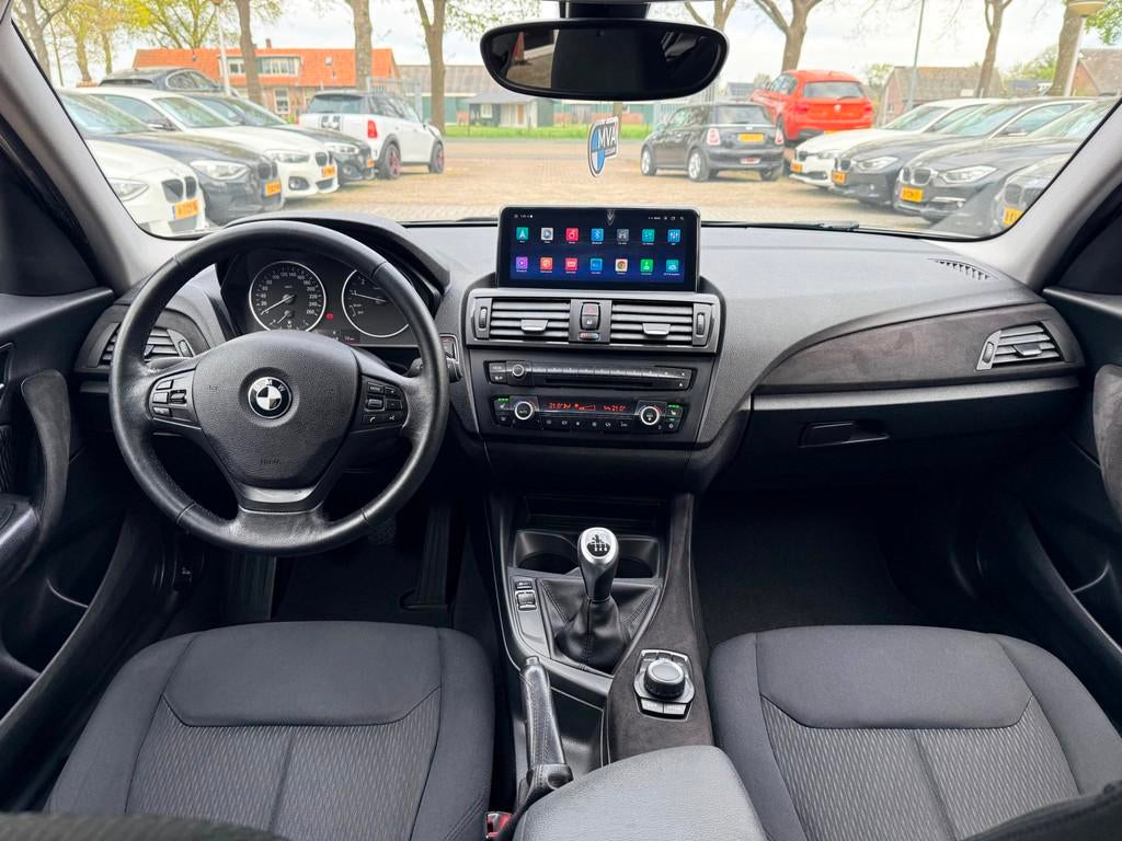 BMW 1-serie 116i Business|Nieuwe Ketting + Klepseals|Carplay, 1-Serie, Euro 5, Gebruikt, Zwart