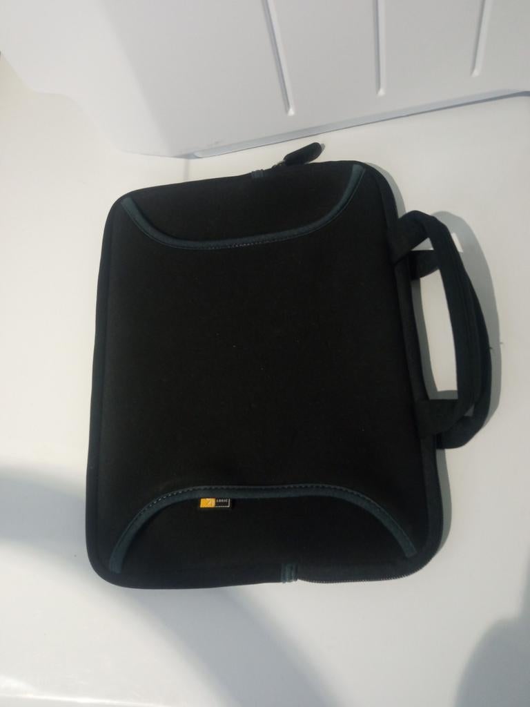 Case Logic iPad/Tablet  Hoes - 10/11 inch 29x22, Verzenden, 11 inch, Bescherming voor- en achterkant, Zo goed als nieuw