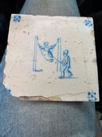 Antieke Delfts Blauwe Tegel met Kinderen op Schommel, Antiek en Kunst, Antiek | Wandborden en Tegels, Ophalen of Verzenden