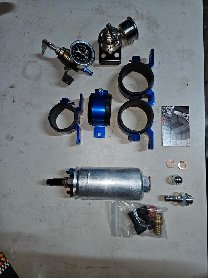 externe benzinepomp 5 bar injectie evt met beugel, Auto diversen, Tuning en Styling, Ophalen of Verzenden
