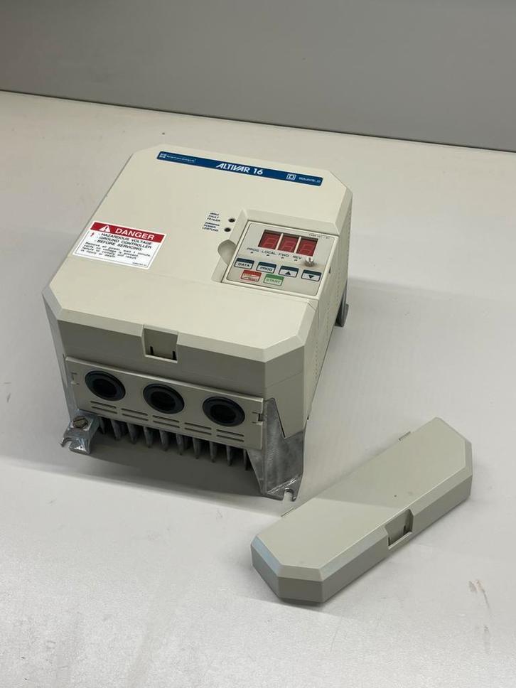 Telemecanique Altivar 16 frequentieregelaar (0,75 kW), Hobby en Vrije tijd, Elektronica-componenten, Zo goed als nieuw, Ophalen of Verzenden
