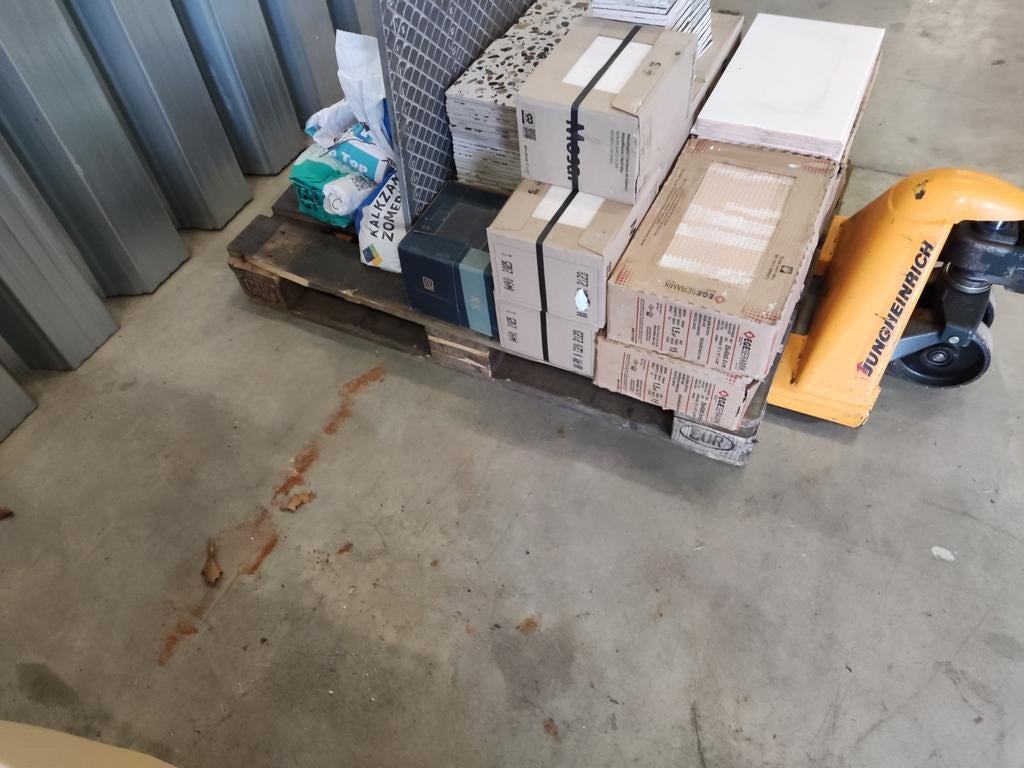 Partij tegels op pallet, Doe-het-zelf en Verbouw, Tegels, Ophalen of Verzenden, Gebruikt