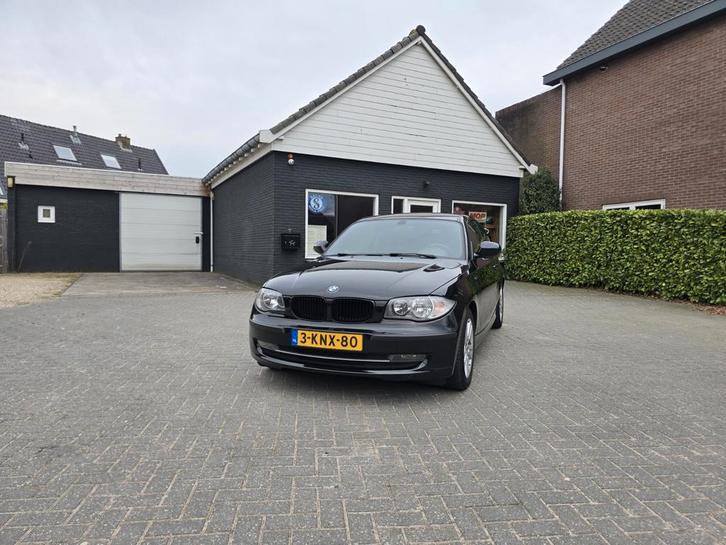 BMW 1-Serie 2.0 116I 3DR 2010 Zwart, Auto's, BMW, Bedrijf, 1-Serie, Airconditioning, Elektrische ramen, Benzine, B, Hatchback