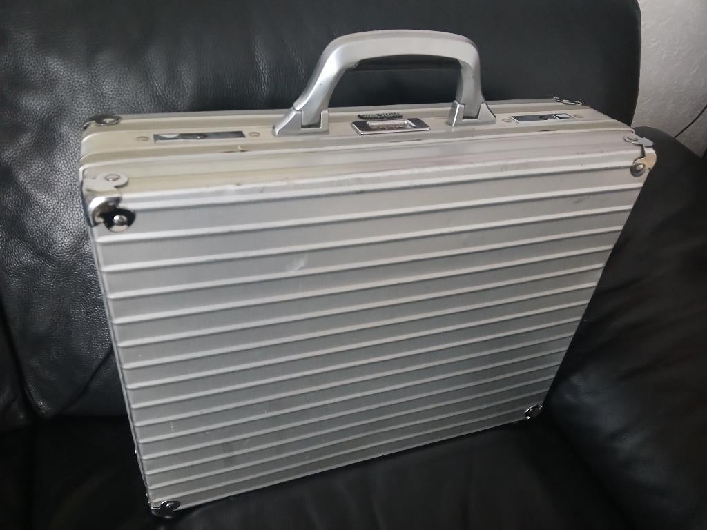 Rimowa aktenkoffer aluminium, Gebruikt, Minder dan 30 cm, Aktetas of Boekentas, Ophalen of Verzenden