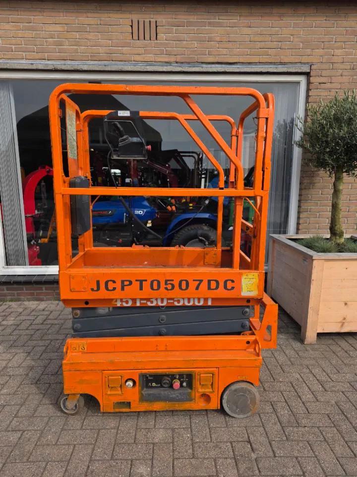 Genie Dingeli 5m hoogwerker, Zakelijke goederen, Machines en Bouw | Liften, Steigers en Ladders