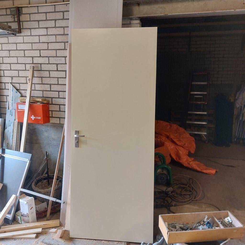 2 x Mooie opdekdeur waarvan 1x compleet met kozijn, Ophalen, Zo goed als nieuw, Binnendeur, 200 tot 215 cm