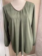 Dames legergroene top met goud randje maat 42, Ophalen of Verzenden, Zo goed als nieuw, Maat 42/44 (L), Groen