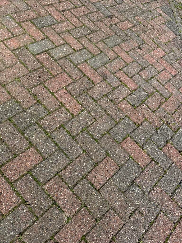 GRATIS Betonklinkers inrit ca 80 - 85m2 8cm dik, Ophalen, Gebruikt, Klinkers, 10 m² of meer