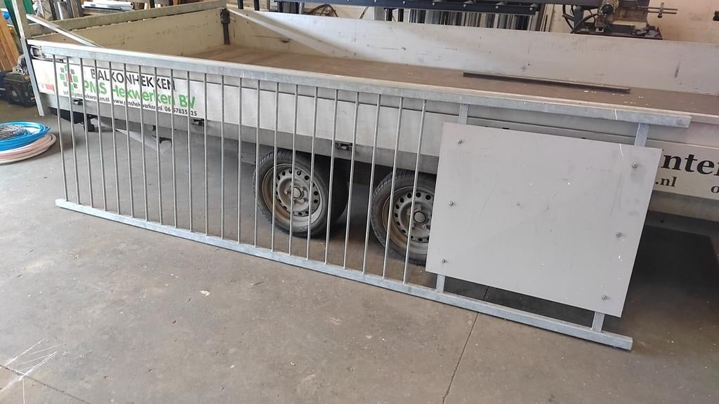 Balkonhek, spijlhekwerk, balustrade, hekwerk., Ophalen, Zo goed als nieuw, IJzer, Spijlenhekwerk