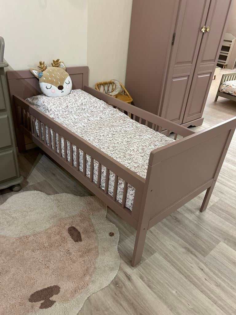 Peuterbed •Mila• By Juffrouw Kwast, Kinderen en Baby's, Ophalen, Juffrouw Kwast, 140 tot 160 cm, Zo goed als nieuw