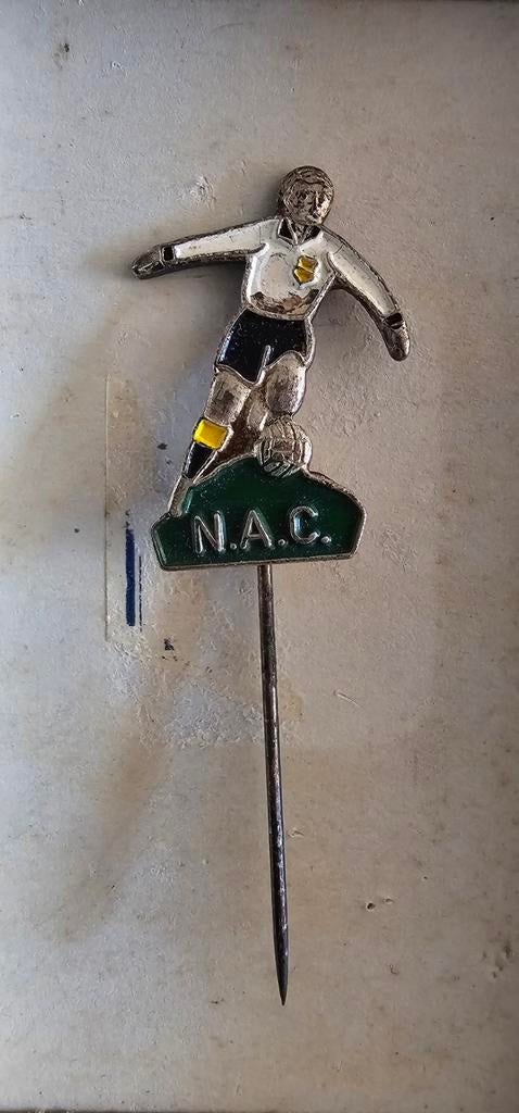 Speldje N.A.C. VOETBALCLUB, Ophalen of Verzenden, Gebruikt, Overige onderwerpen