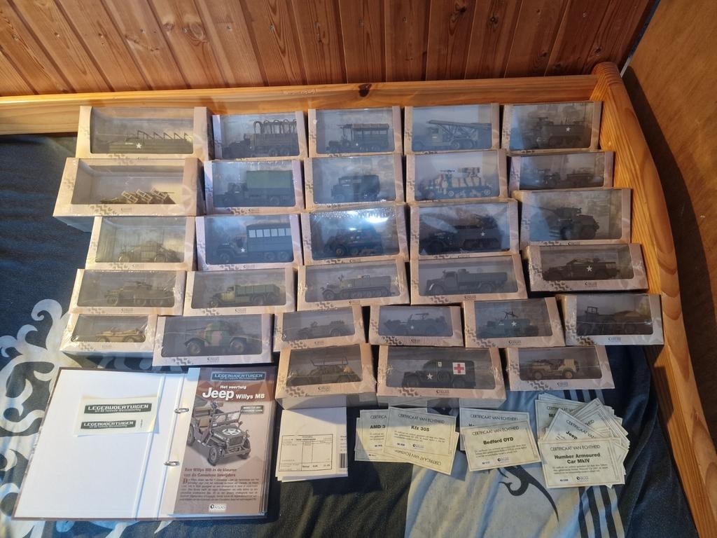 Grote collectie militaire voertuigen schaalmodellen, Overige merken, 1:50 of kleiner, Auto, Ophalen of Verzenden