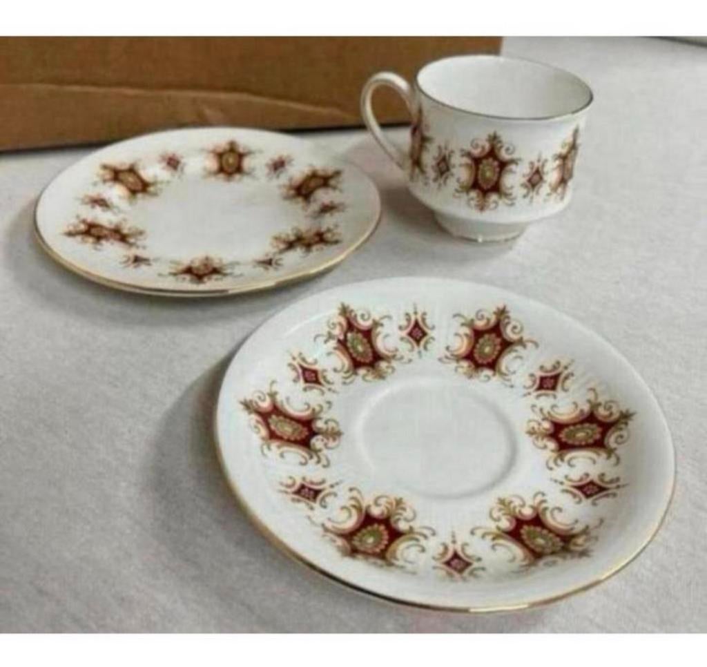 Paragon Bone China "Flamenco" Thee Kop, Schotel & Bord setje, Ophalen of Verzenden