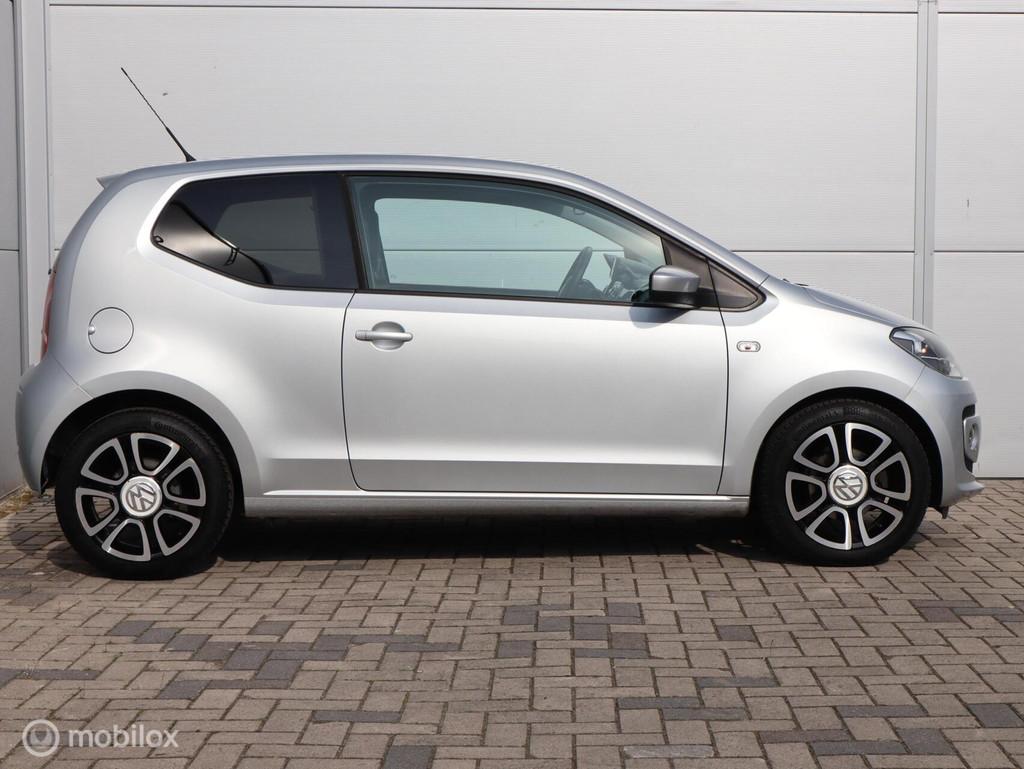 Volkswagen high Up! Airco cruise pdc navi 16 inch, Voorwielaandrijving, Euro 5, Stof, Gebruikt