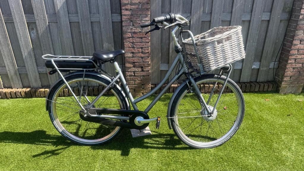 Elektrische damesfiets, Fietsen en Brommers, Elektrische fietsen, Ophalen, Gebruikt, 30 tot 50 km per accu, Overige merken