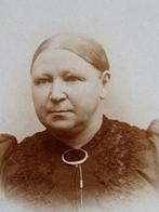 Antieke Carte de Visite Vrouw Jac. Schotel Rotterdam, Foto, Klederdracht, Ophalen of Verzenden, Zo goed als nieuw