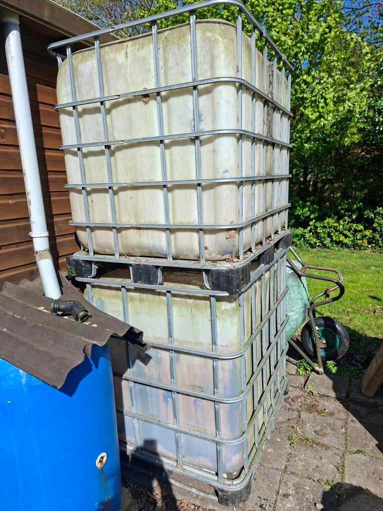 Twee IBC kratten voor wateropslag of andere vloeistoffen, 150 liter of meer, Ophalen, Gebruikt, Kunststof