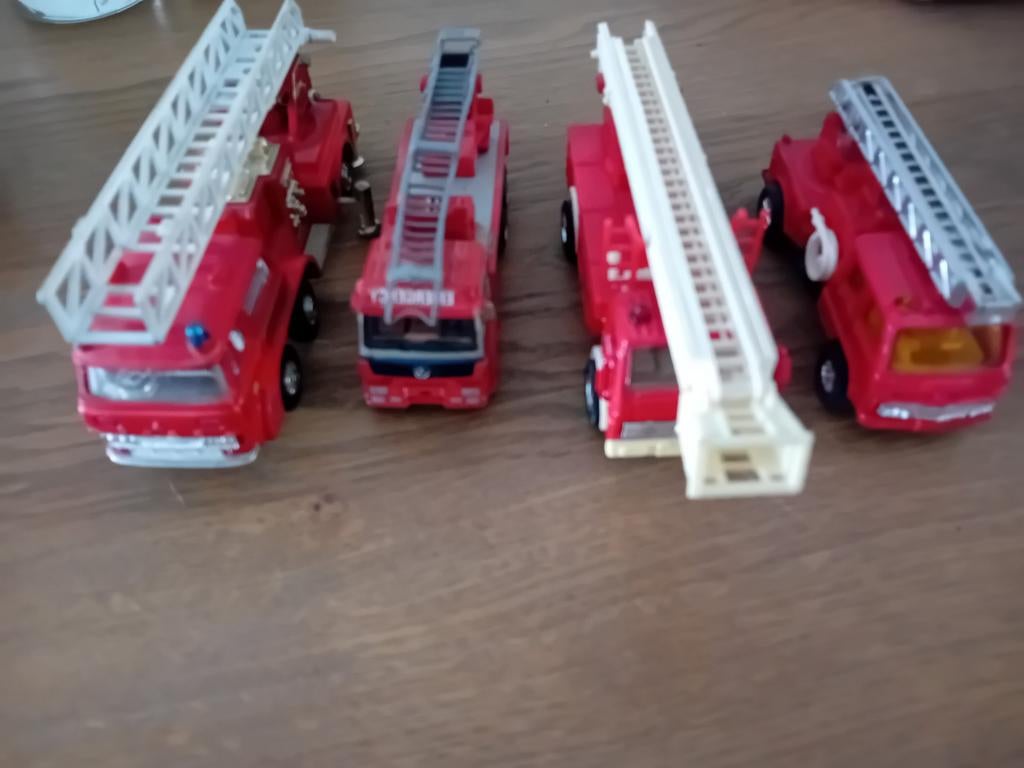 Vier brandweerauto's zeldzaam, Ophalen of Verzenden, Gebruikt