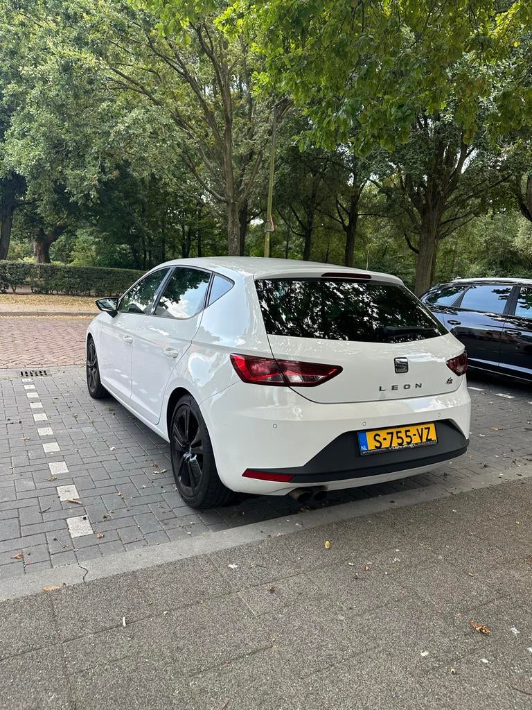 Seat Leon 1.4 TSI FR 90KW 2014 Wit, Auto's, Seat, Particulier, Leon, Benzine, Hatchback, Handgeschakeld, Geïmporteerd, Wit, Voorwielaandrijving