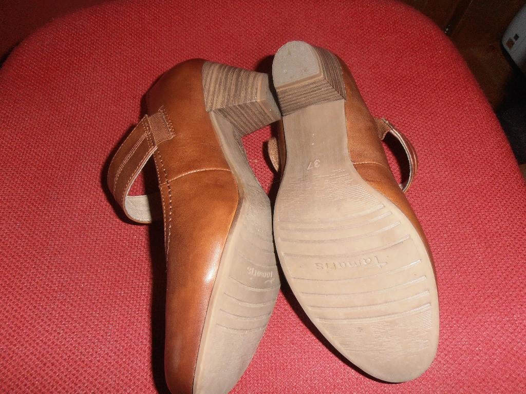 Tamaris schoenen met hakje maat 37, Ophalen of Verzenden, Gedragen, Zwart