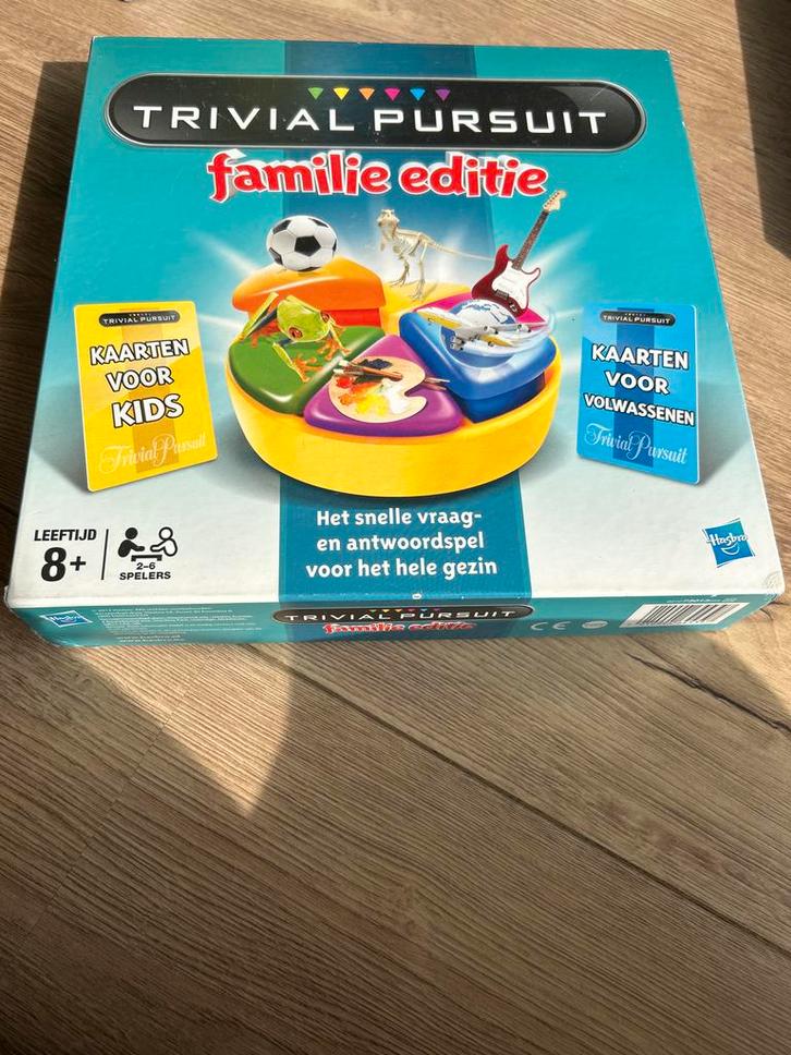 Trivial Pursuit Familie Editie - Compleet Gezinsspel, Hobby en Vrije tijd, Gezelschapsspellen | Bordspellen, Zo goed als nieuw