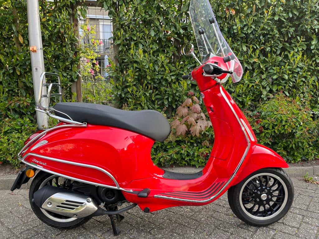 Vespa Sprint 4V 4T scooter <TOPSTAAT> geel kenteken, Fietsen en Brommers, Scooters | Vespa, Ophalen, Maximaal 45 km/u, Vespa S