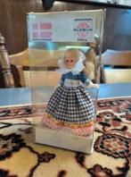 Globus Doll - Handgemaakte Pop in Klederdracht, Verzamelen, Gebruikt, Onbekend, Globus Doll, Ophalen of Verzenden