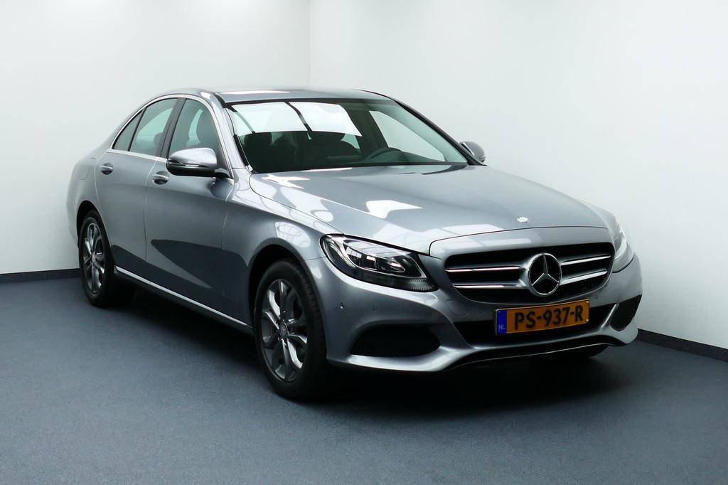 Mercedes-Benz C-Klasse 180 Prestige. Half Leer, Stoelverw, N, Euro 6, Leder en Stof, 1595 cc, 19 km/l