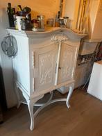 Witte houten Franse kast, Ophalen