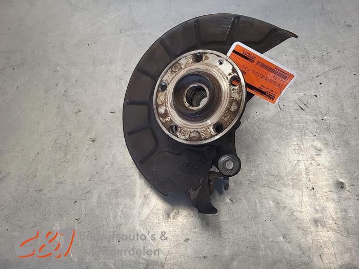 Fusee rechts-voor van een Volkswagen Caddy, Auto-onderdelen, Ophanging en Onderstel, Volkswagen, Gebruikt, 3 maanden garantie