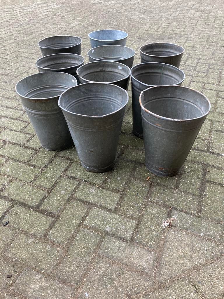 Mooie oude zinken bloemenemmers, Ophalen, Gebruikt, Kunststof