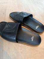 Fendi slippers 42, Ophalen of Verzenden, Zo goed als nieuw, Zwart