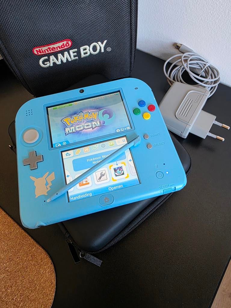 Nintendo 2DS Pokemon Moon edition, Spelcomputers en Games, Ophalen of Verzenden, Gebruikt, Blauw, 2DS
