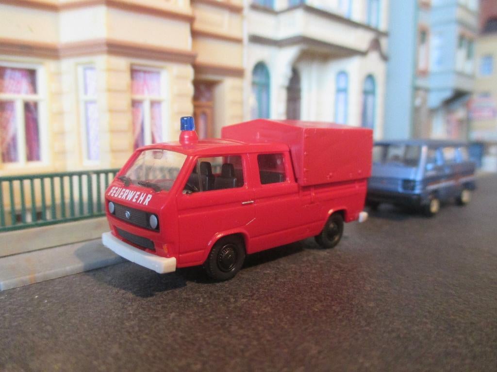 Volkswagen Transporter T3 Pick-Up DoKa - Roco brandweer, Ophalen of Verzenden, Zo goed als nieuw, Bus of Vrachtwagen, Roco