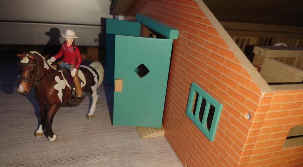 5 Sleich paarden met stal en poets plaats, Ophalen, Gebruikt, Jongen of Meisje