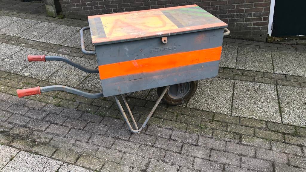 Gereedschap kruiwagen (Matador), Ophalen, Gebruikt, Handmatig, Eenwielig